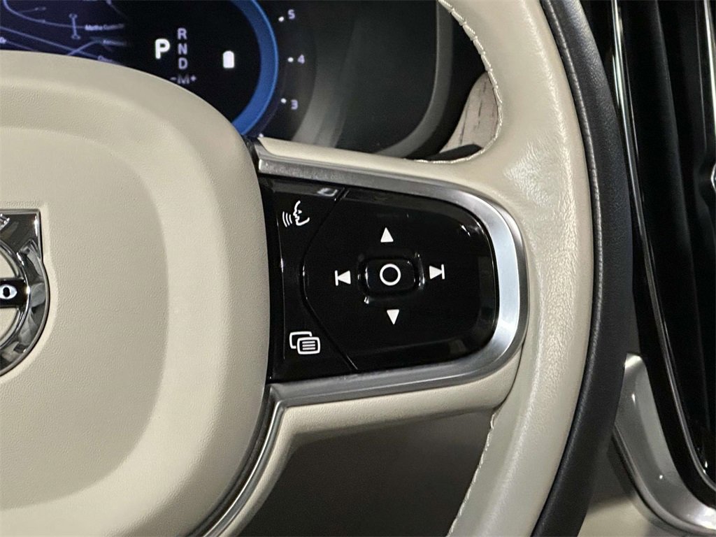 Used 2023 Volvo S90 B6 Plus w/ Protection Package Premier image 22