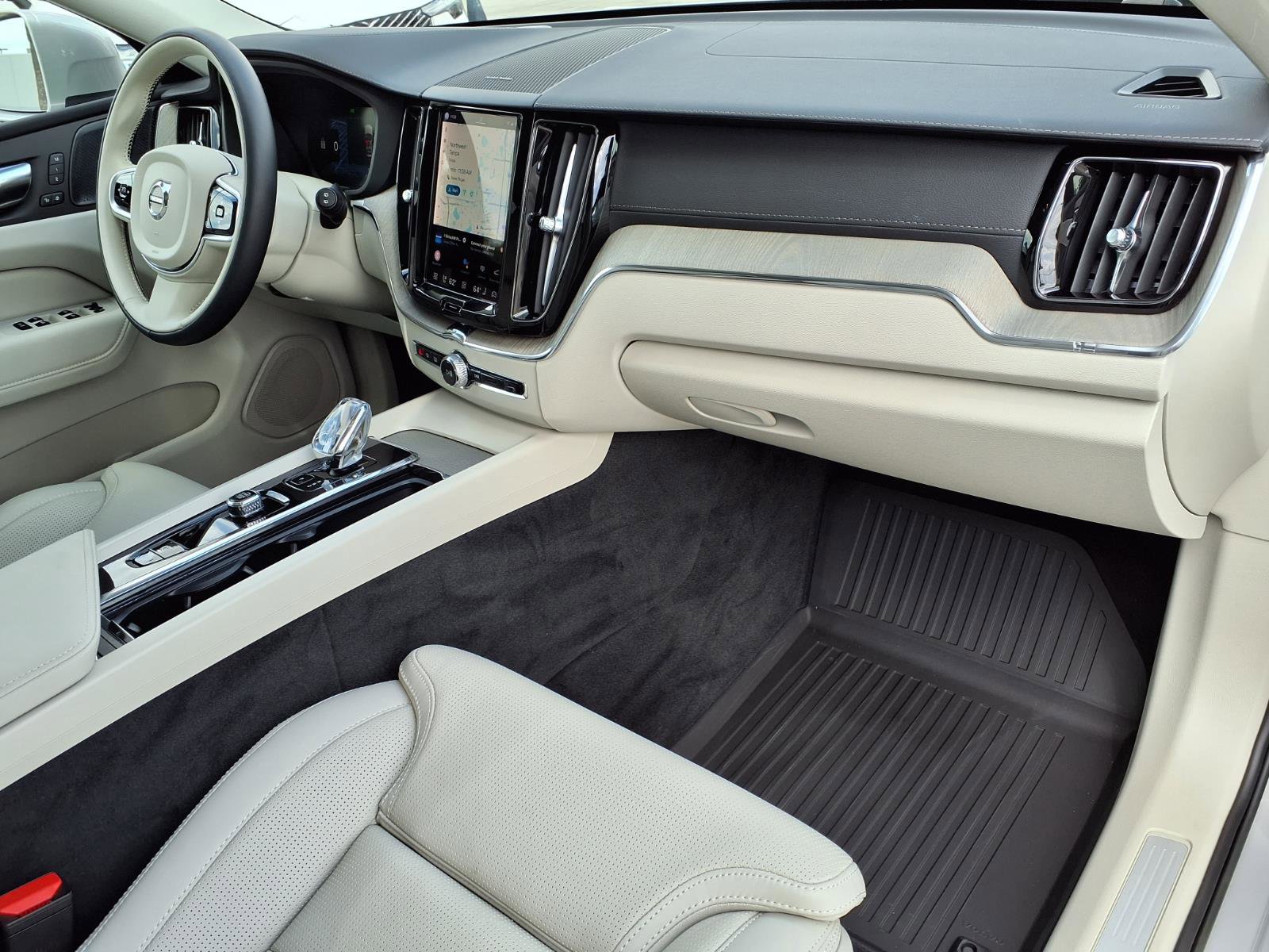 Certified 2023 Volvo XC60 B5 Ultimate w/ Climate Package AWD/4WD image 10