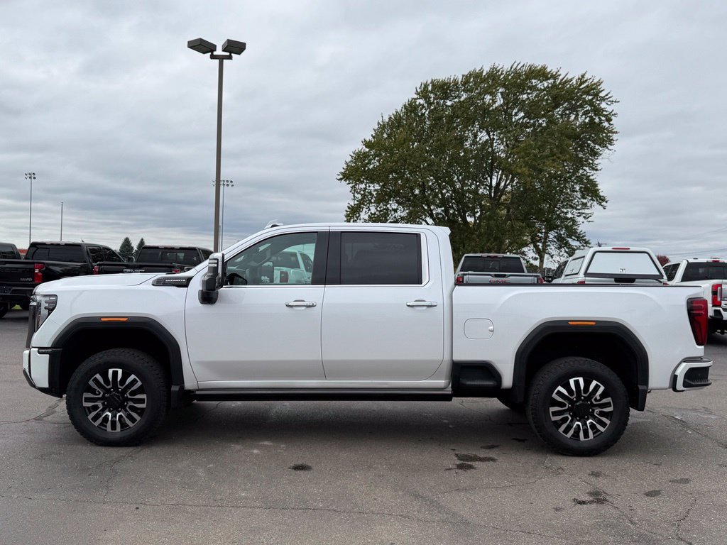 Used 2024 GMC Sierra 3500 Denali Ultimate w/ LPO, GMC Protection Package AWD/4WD image 38