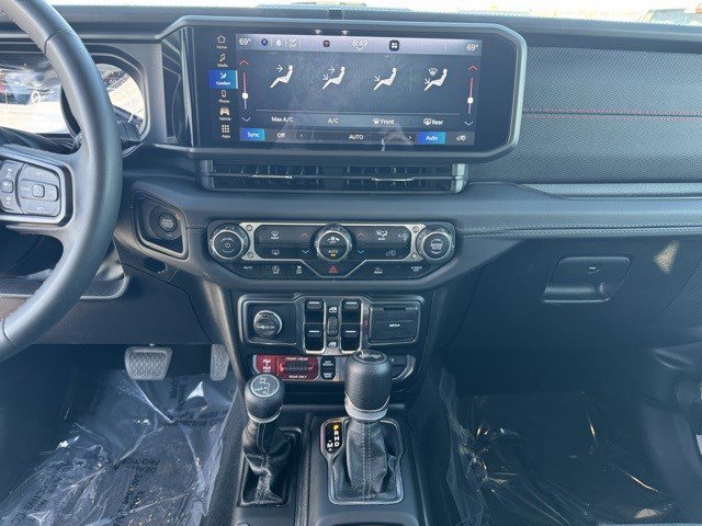 Used 2024 Jeep Wrangler Unlimited Rubicon image 19