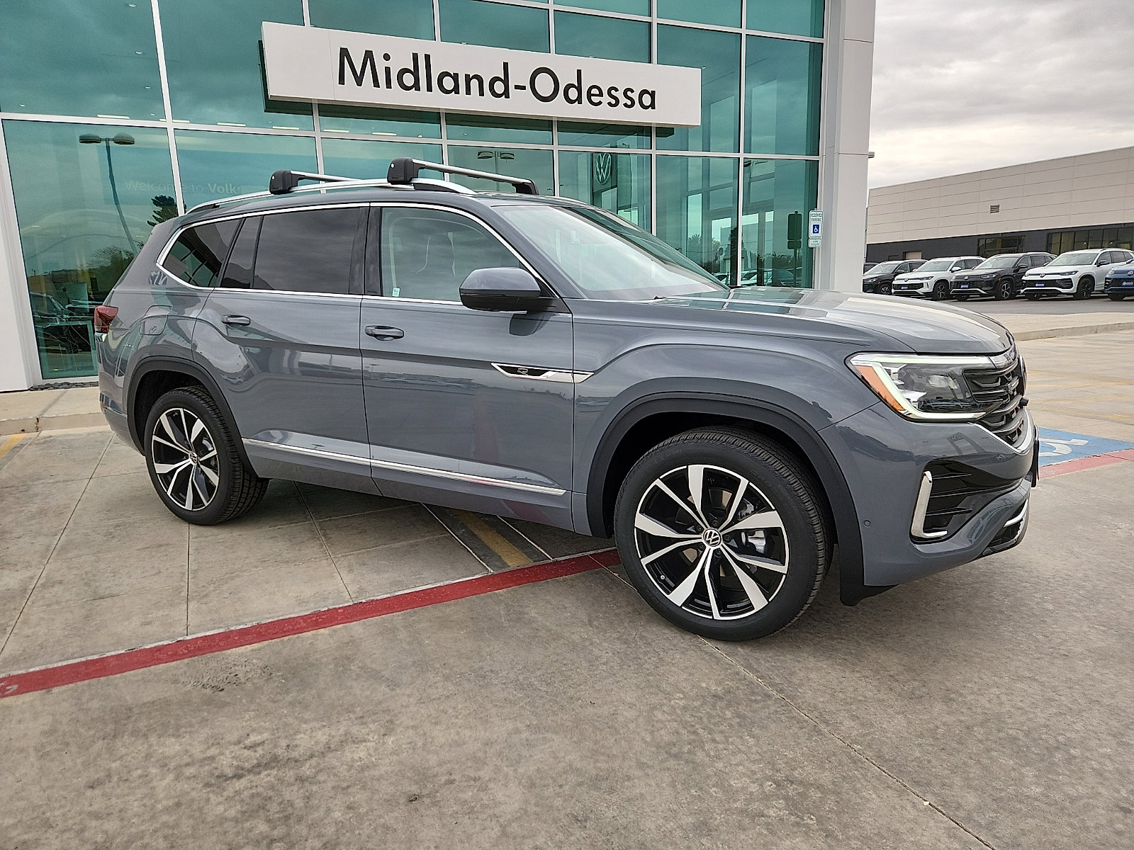 New 2026 Volkswagen Atlas SEL Premium R-Line image 8