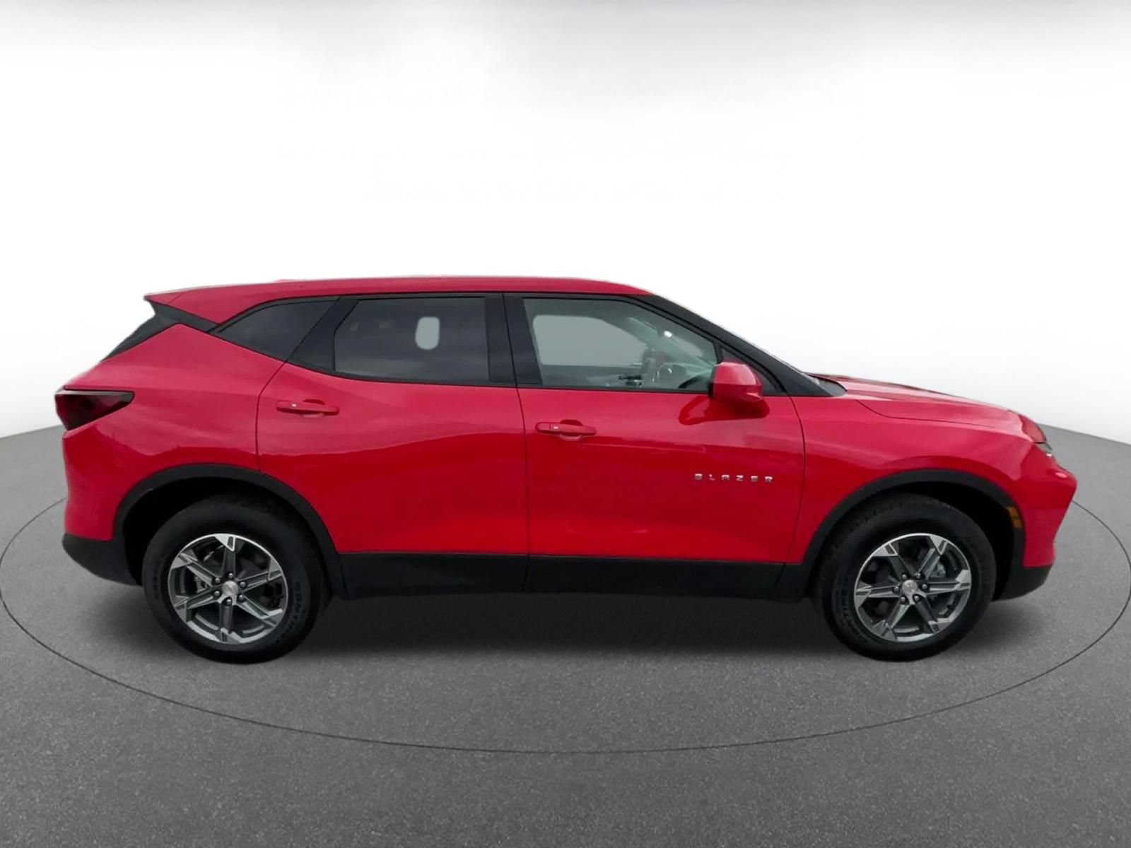 Used 2025 Chevrolet Blazer LT FWD image 15