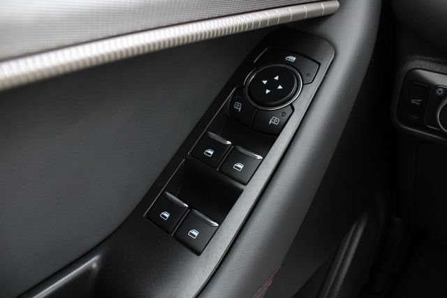 Used 2025 Ford Explorer Active w/ Active Comfort Package AWD/4WD image 8
