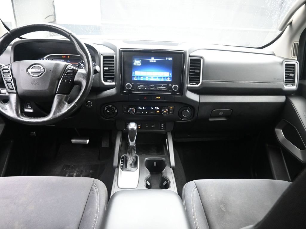 Used 2023 Nissan Frontier SV w/ Technology Package image 9