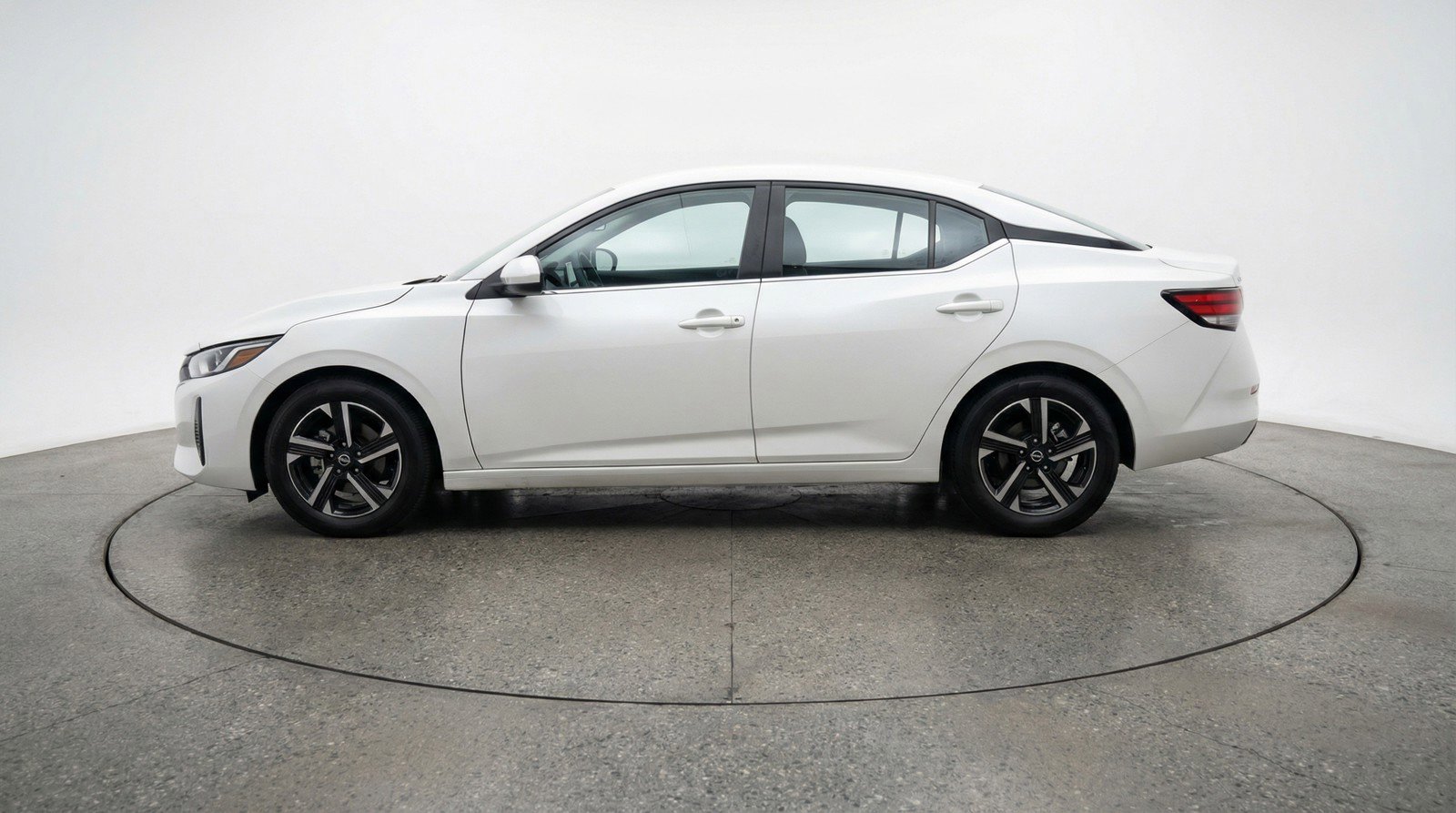 Used 2025 Nissan Sentra SV image 5