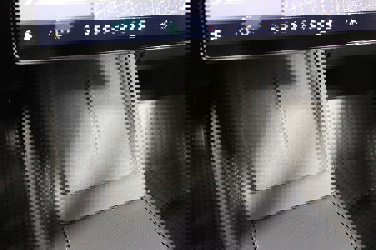 Used 2024 Tesla Model 3 Standard Range image 9