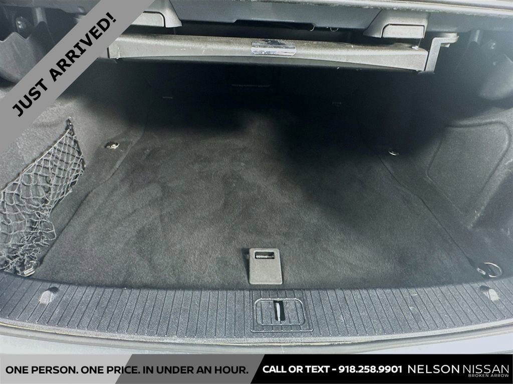 Used 2016 Mercedes-Benz E 350 Sedan image 28