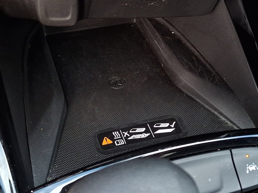 Certified 2024 Chevrolet Trax RS w/ Sunroof Package FWD image 24
