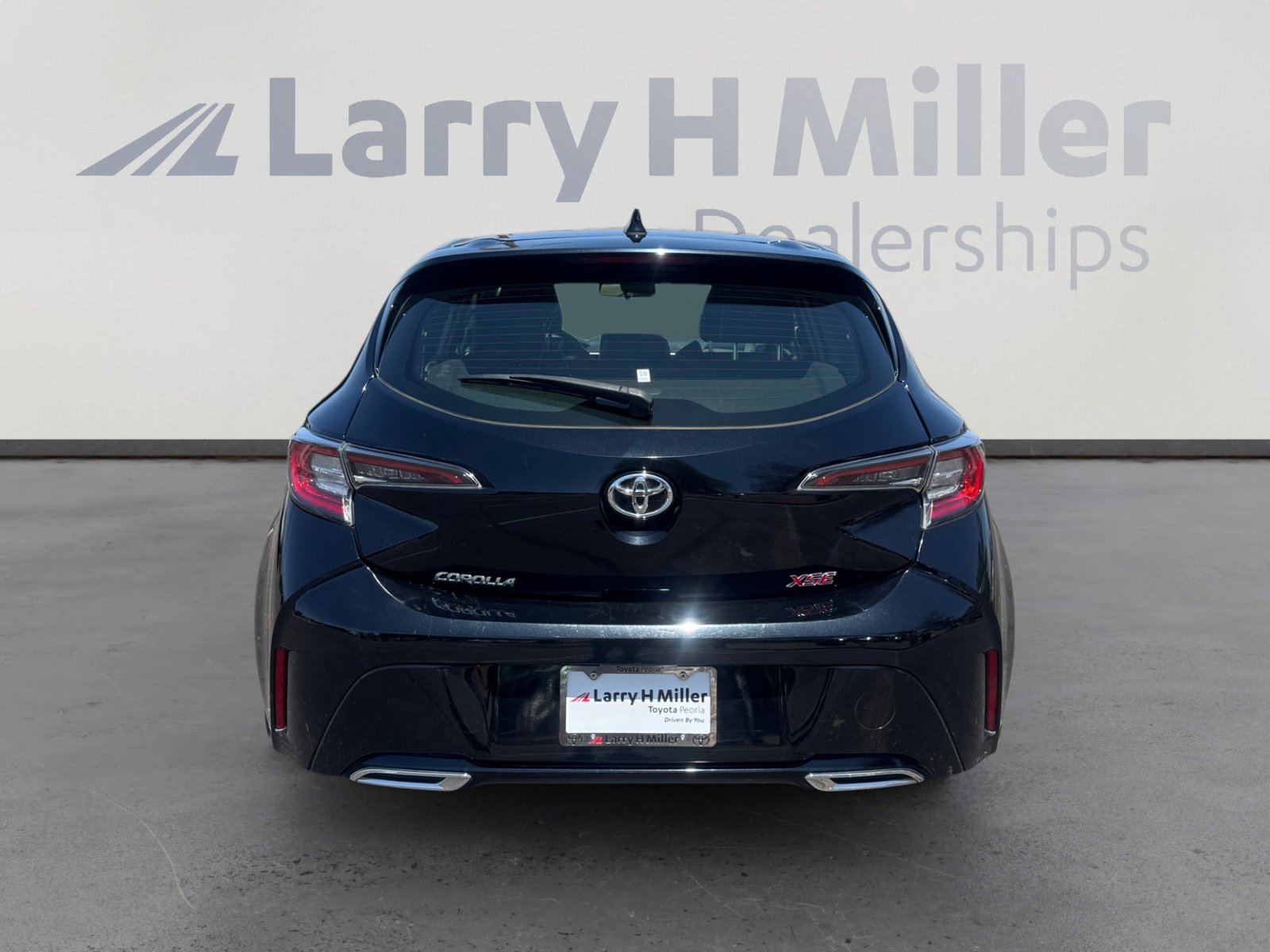 Used 2019 Toyota Corolla XSE FWD image 4