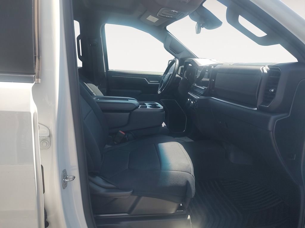 Used 2022 Chevrolet Silverado 1500 LT AWD/4WD image 15
