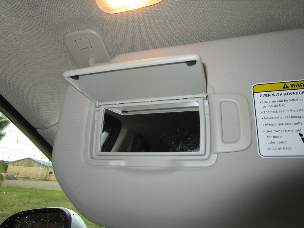 Used 2023 Nissan Rogue SV image 33