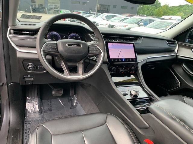 Used 2023 Jeep Grand Cherokee L Limited AWD/4WD image 18