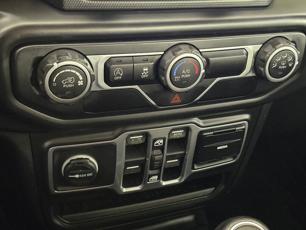 Used 2018 Jeep Wrangler Unlimited Sport S image 31