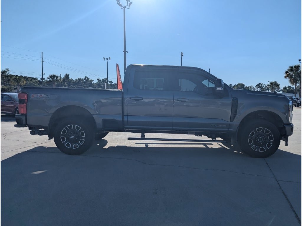 Used 2025 Ford F250 Platinum w/ FX4 Off-Road Package AWD/4WD image 2