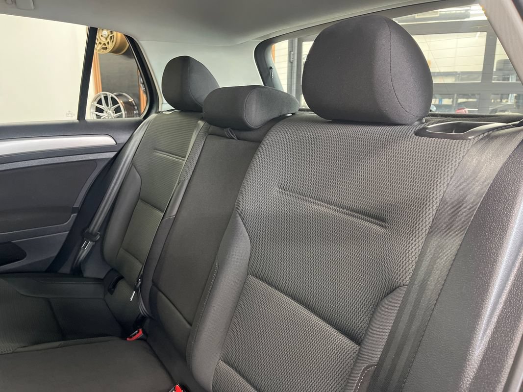 Used 2016 Volkswagen Golf S FWD image 45