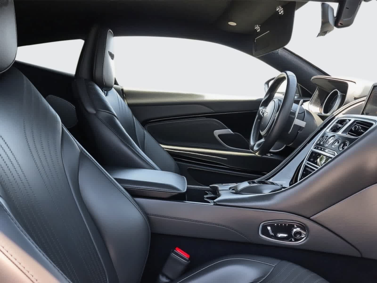 Used 2020 Aston Martin DB11 Coupe RWD image 25