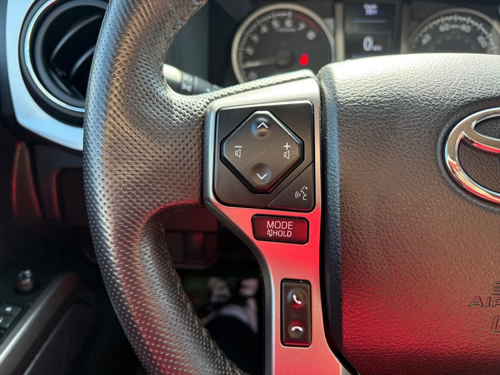 Certified 2022 Toyota Tacoma SR5 AWD/4WD image 19