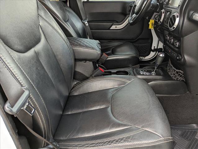 Used 2014 Jeep Wrangler Unlimited Sahara w/ Max Tow Package AWD/4WD image 19