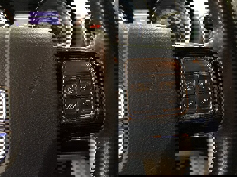 Used 2019 Dodge Grand Caravan SXT w/ Rear Park Assist Package image 10