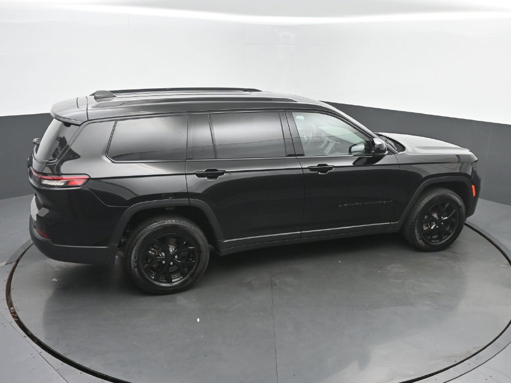 Used 2025 Jeep Grand Cherokee L Altitude AWD/4WD image 43