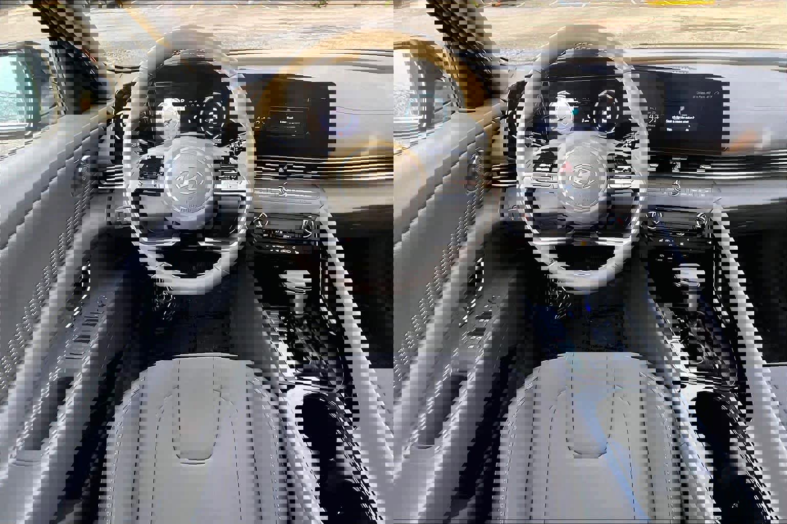 Used 2024 Hyundai Elantra SEL w/ Convenience Package image 5