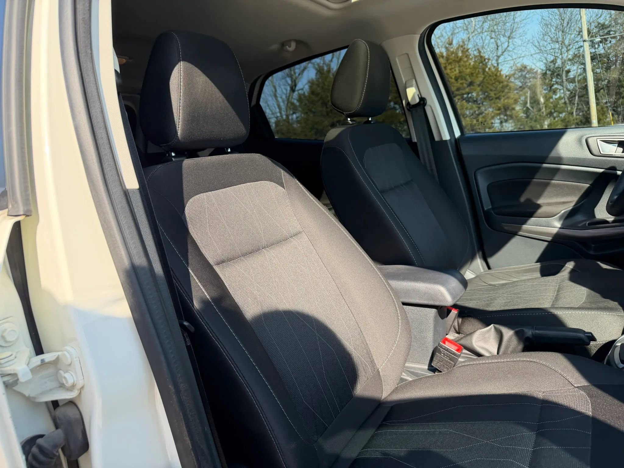 Used 2021 Ford EcoSport SE image 46