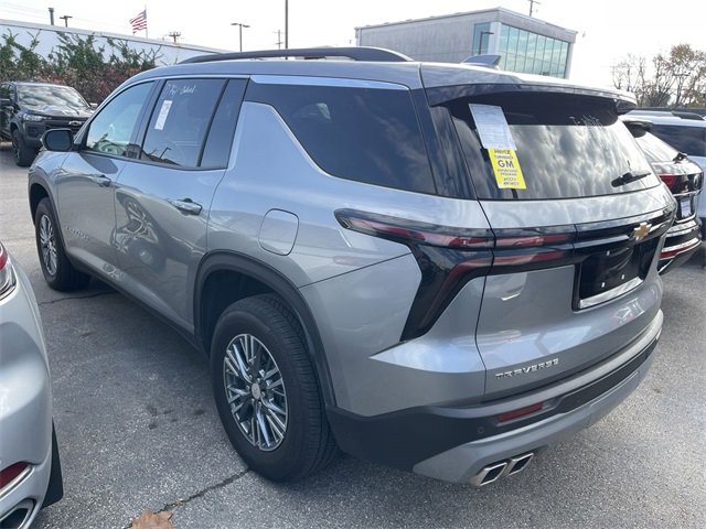 Used 2025 Chevrolet Traverse LT image 6