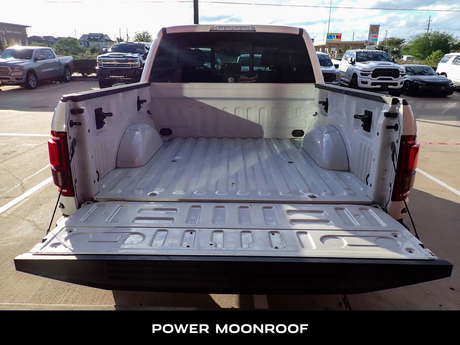 Used 2017 Ford F150 Raptor w/ Equipment Group 802A Luxury image 8