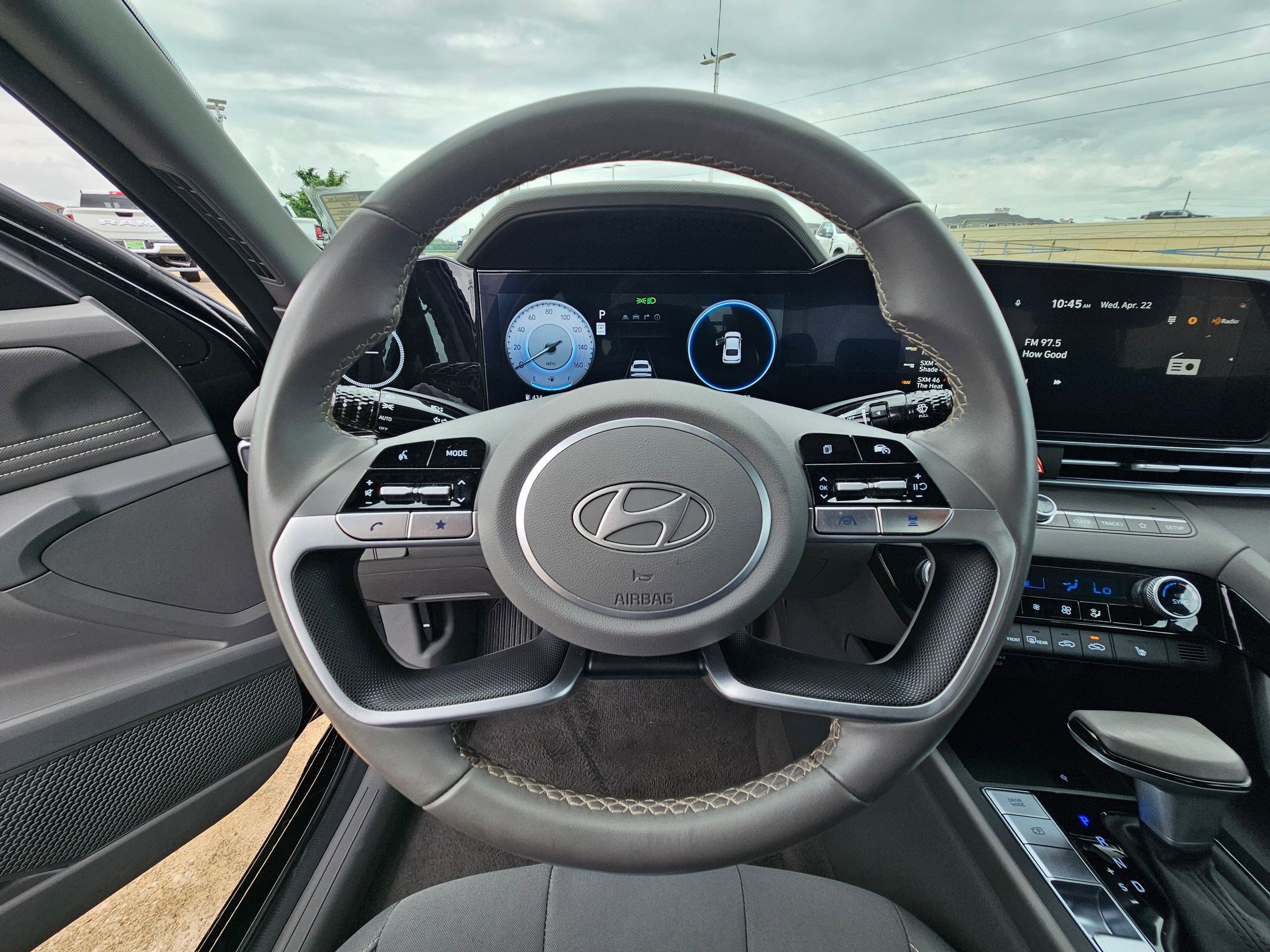 Used 2025 Hyundai Elantra SEL FWD image 18