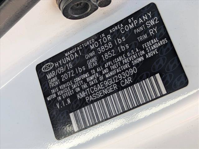 Used 2016 Hyundai Veloster Turbo FWD image 22