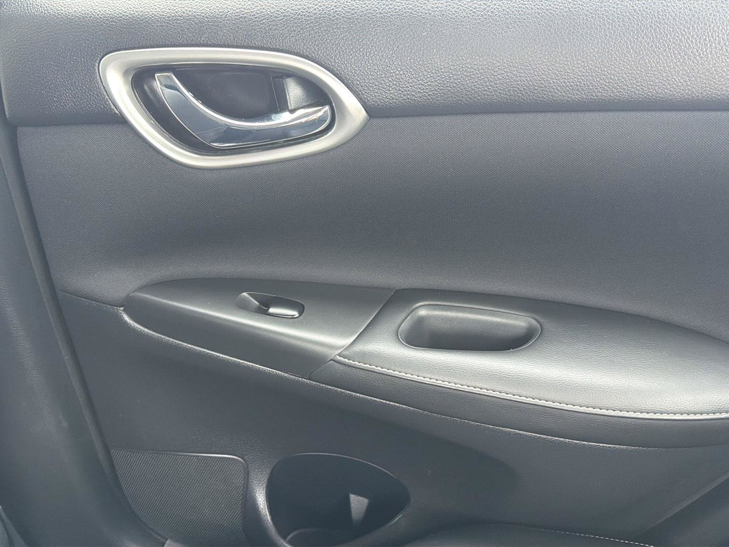 Used 2017 Nissan Sentra SV FWD image 26