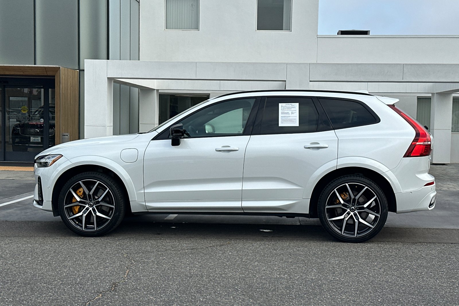 Certified 2024 Volvo XC60 T8 Polestar AWD/4WD image 7