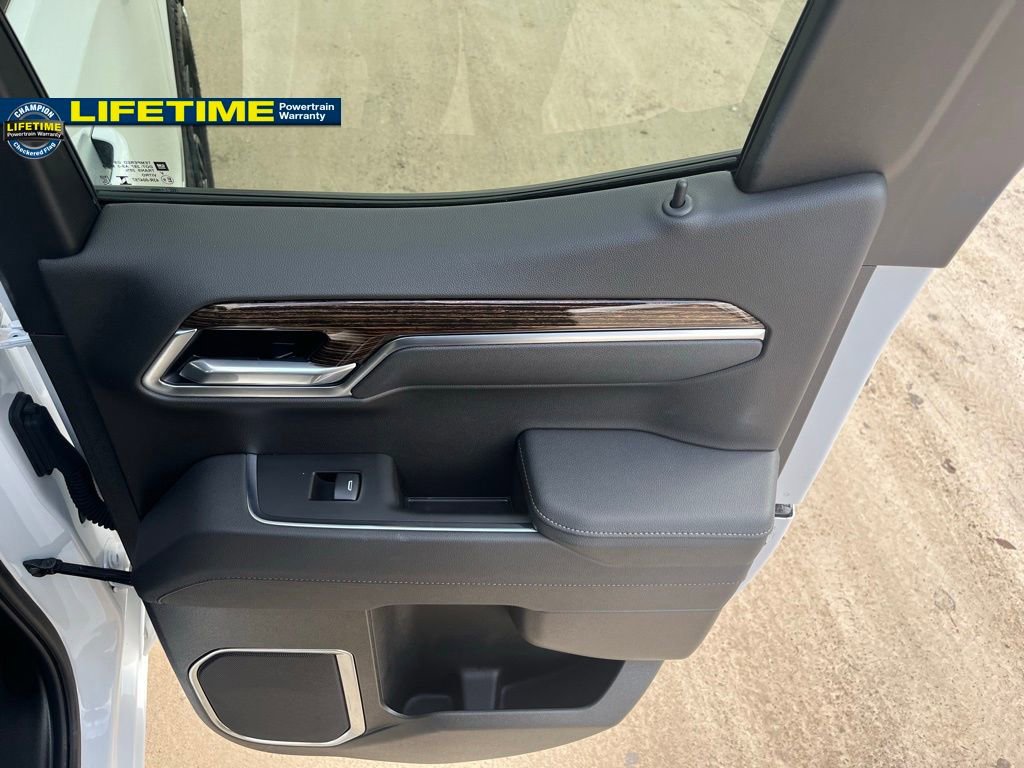Used 2025 GMC Sierra 1500 Elevation image 31
