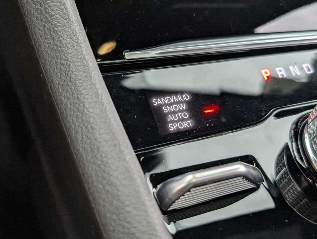 New 2025 Jeep Grand Cherokee Limited w/ Black Appearance Package image 21