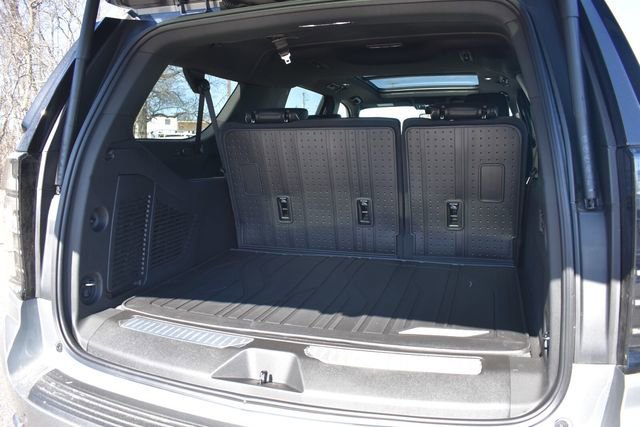 New 2026 Chevrolet Suburban Premier image 23