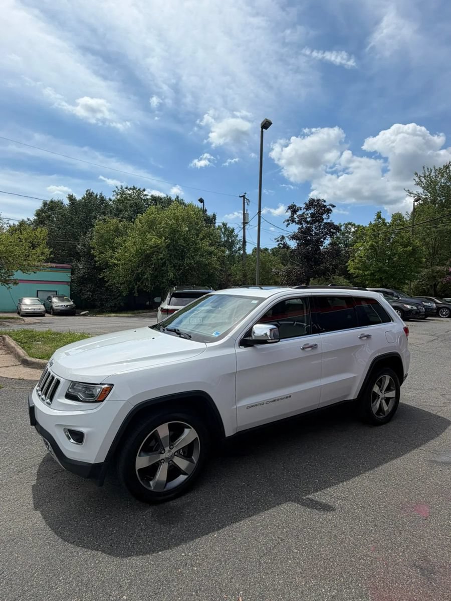 Used 2014 Jeep Grand Cherokee Limited w/ Luxury Group II AWD/4WD image 4