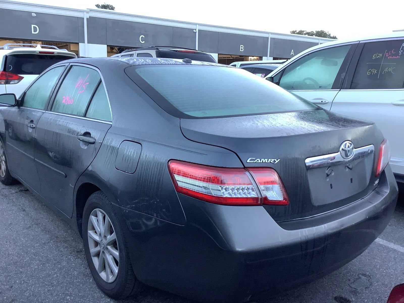 Used 2011 Toyota Camry XLE w/ XLE Extra-Value Pkg #1 FWD image 2