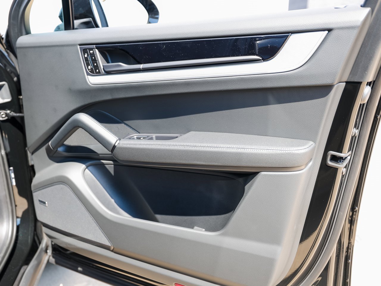 New 2026 Porsche Cayenne E-Hybrid Coupe image 26