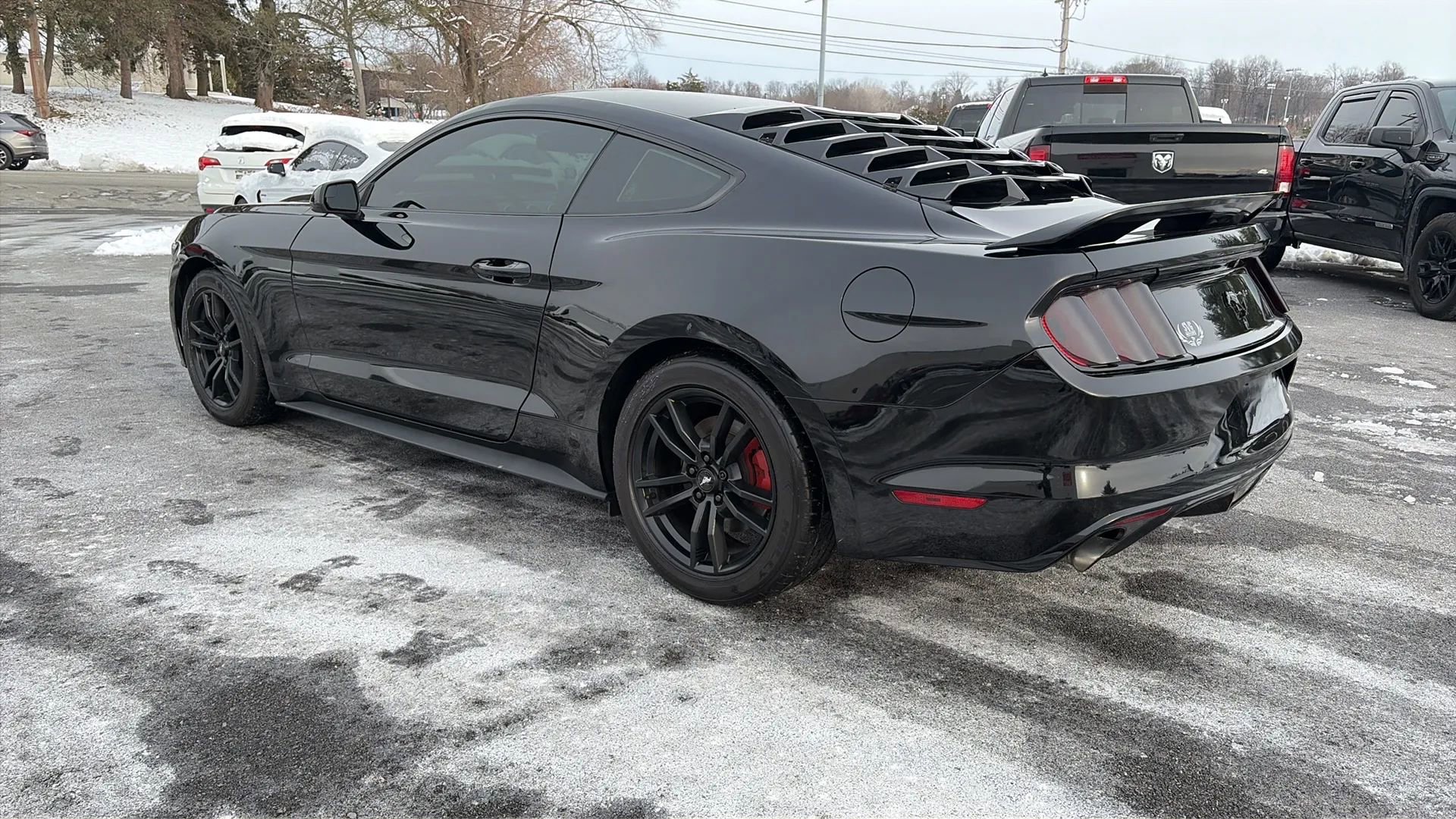 Used 2017 Ford Mustang Coupe image 12