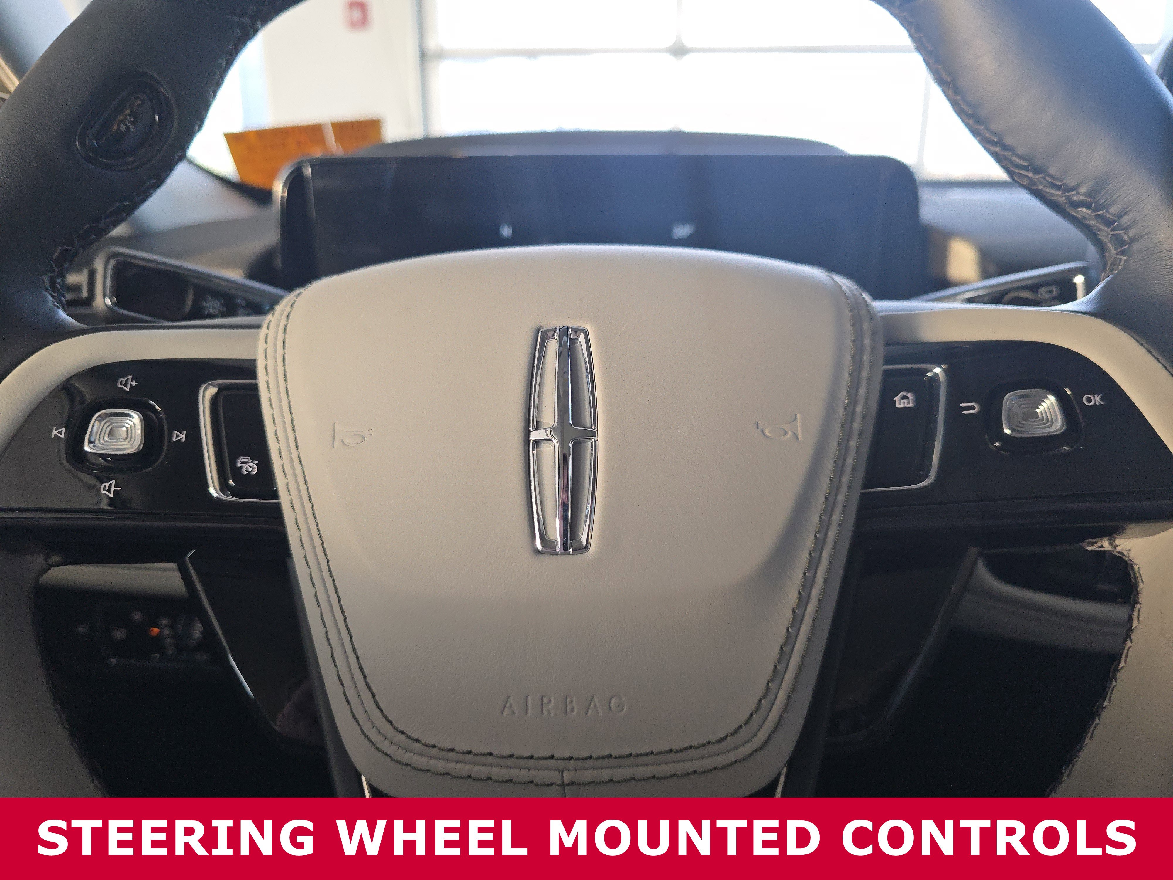 Used 2025 Lincoln Aviator AWD image 18