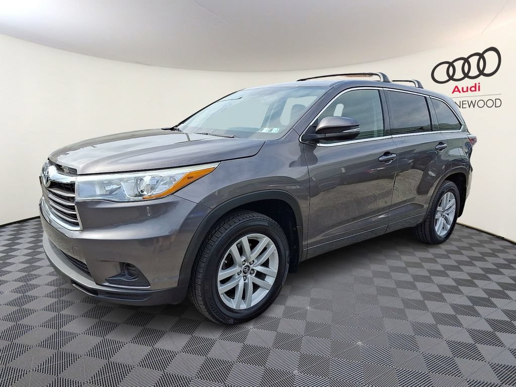 Used 2016 Toyota Highlander LE AWD/4WD image 3