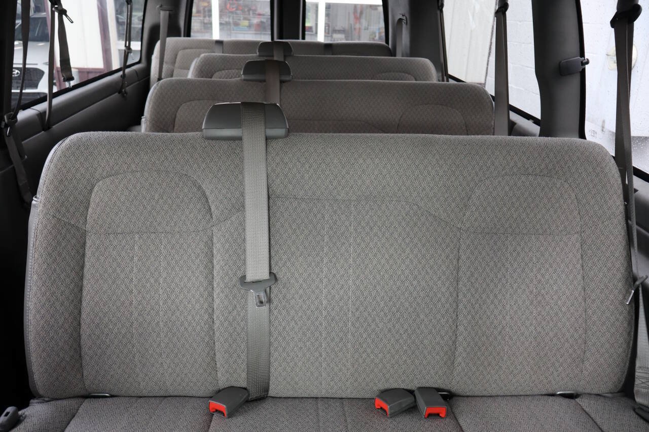 Used 2016 Chevrolet Express 3500 LT w/ LT Preferred Equipment Group RWD image 8