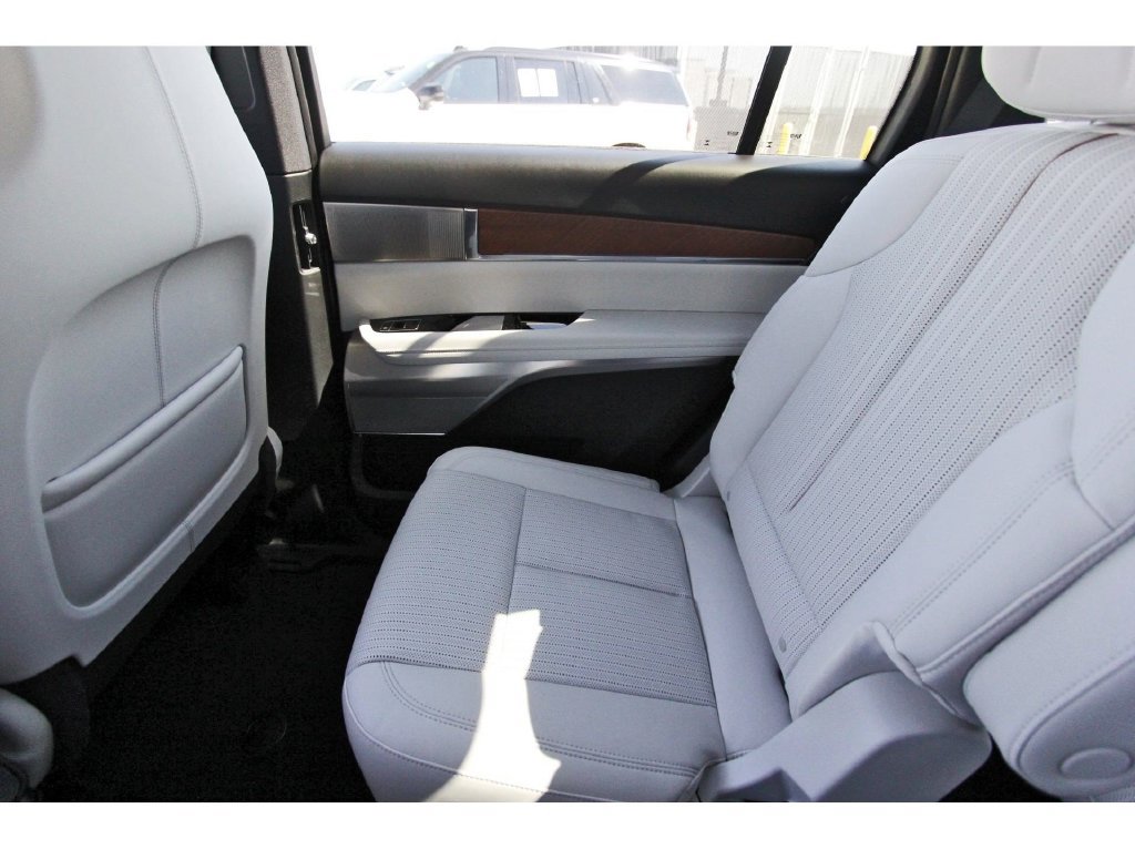 New 2027 Cadillac Vistiq Luxury AWD/4WD image 12