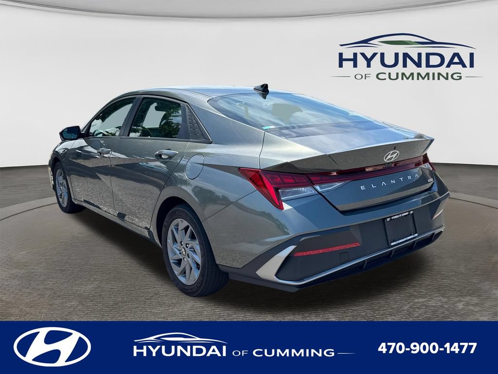 Certified 2025 Hyundai Elantra Hybrid FWD image 6