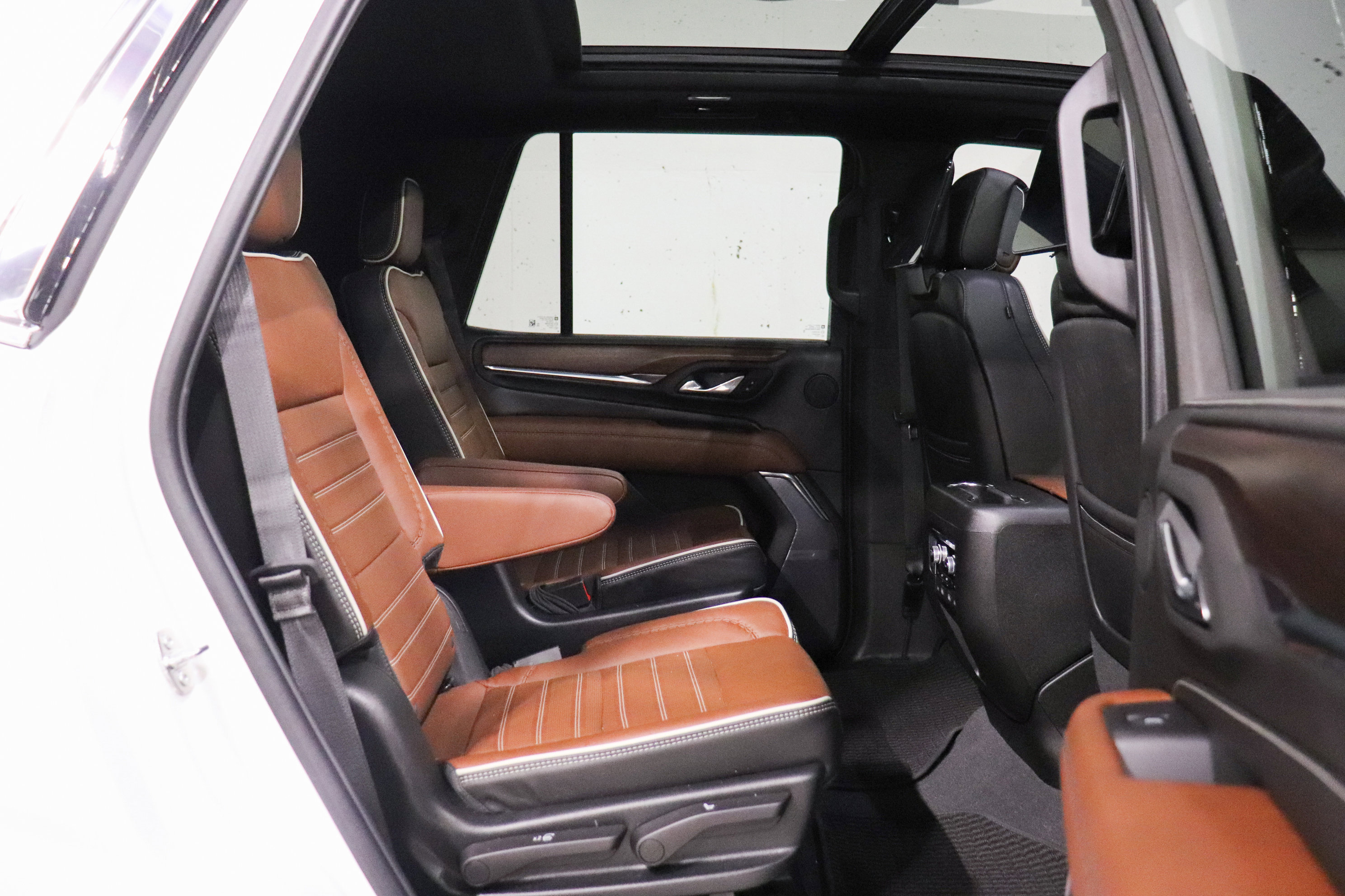 Used 2023 GMC Yukon Denali Ultimate image 23