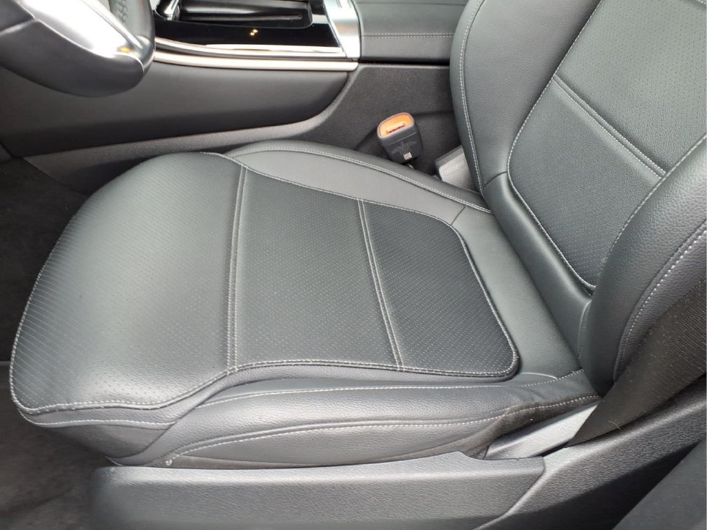 Used 2025 Mercedes-Benz GLC 300 image 15