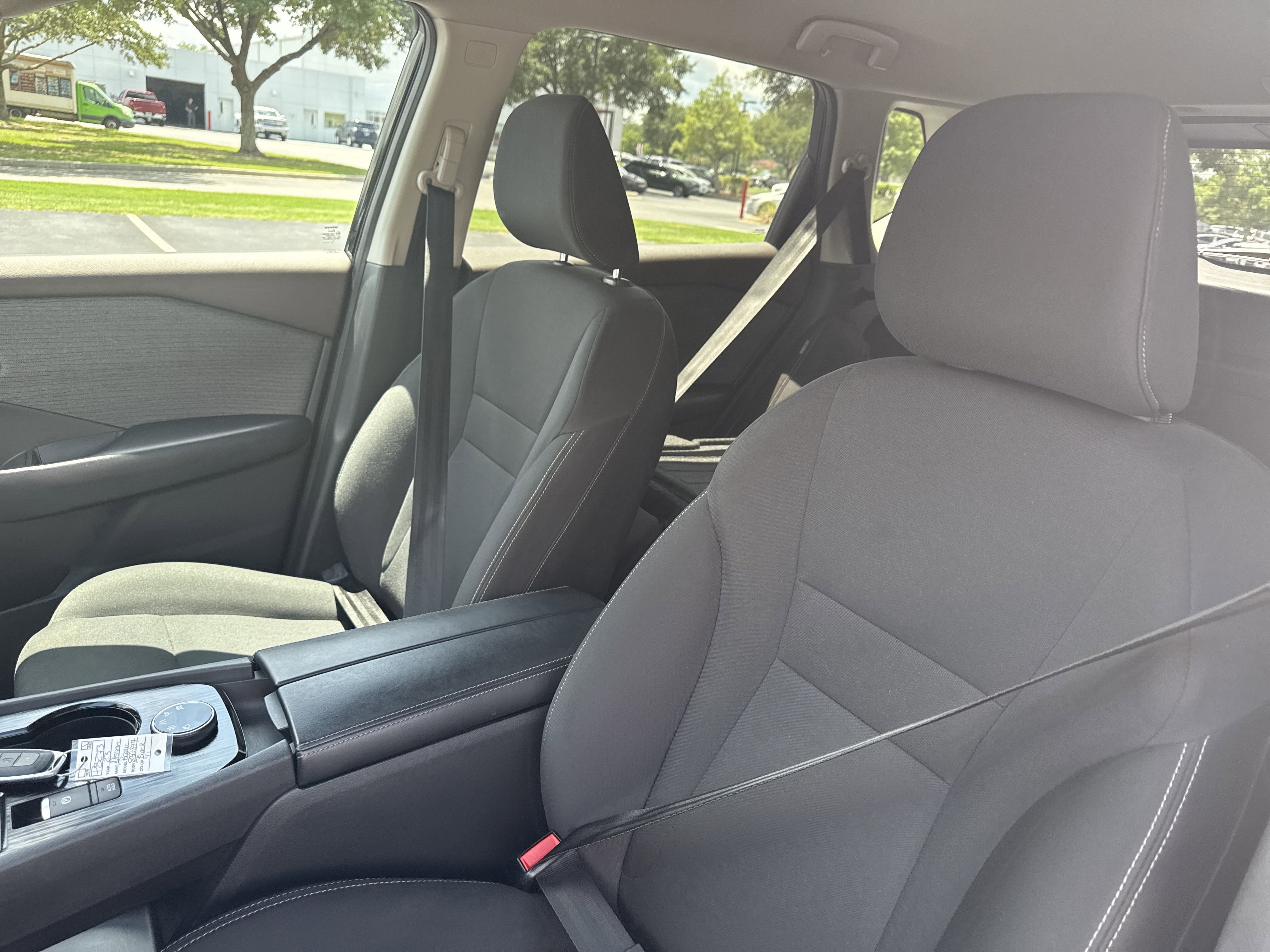 Used 2023 Nissan Rogue S image 14