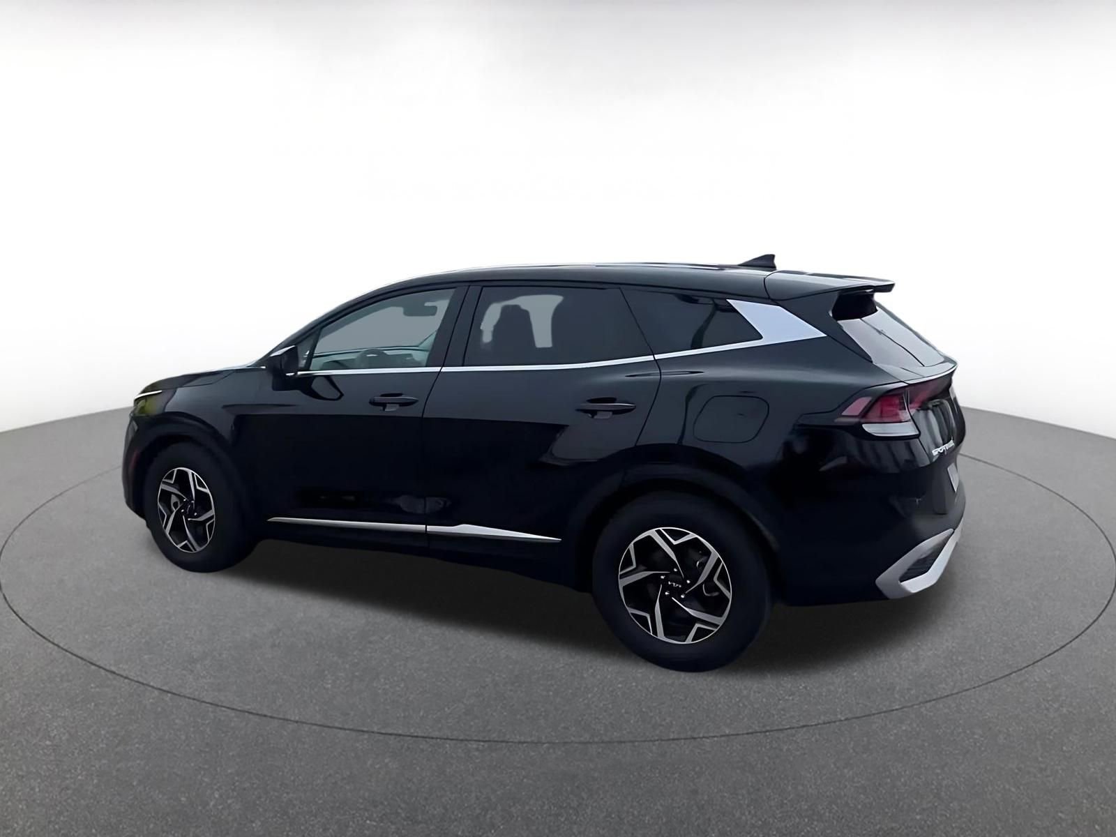 Used 2025 Kia Sportage LX FWD image 10