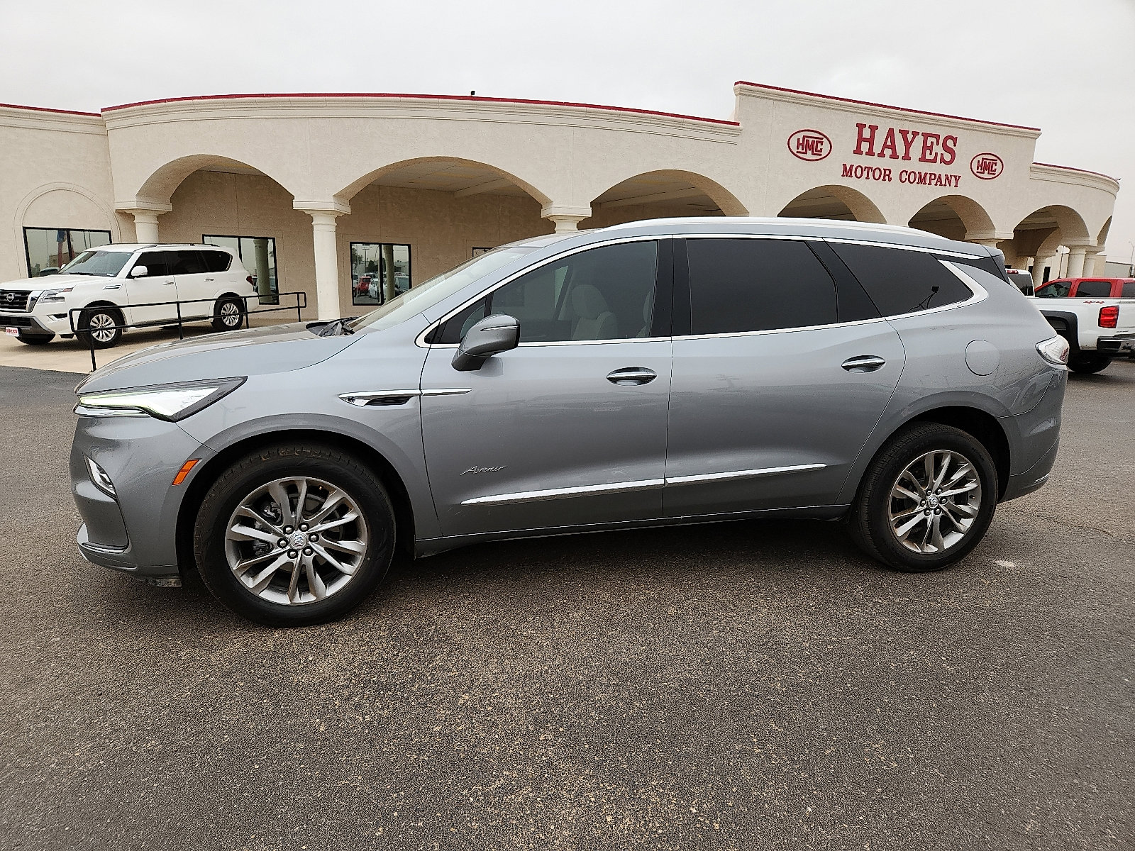 Used 2023 Buick Enclave Avenir w/ Avenir Technology Package AWD/4WD image 2