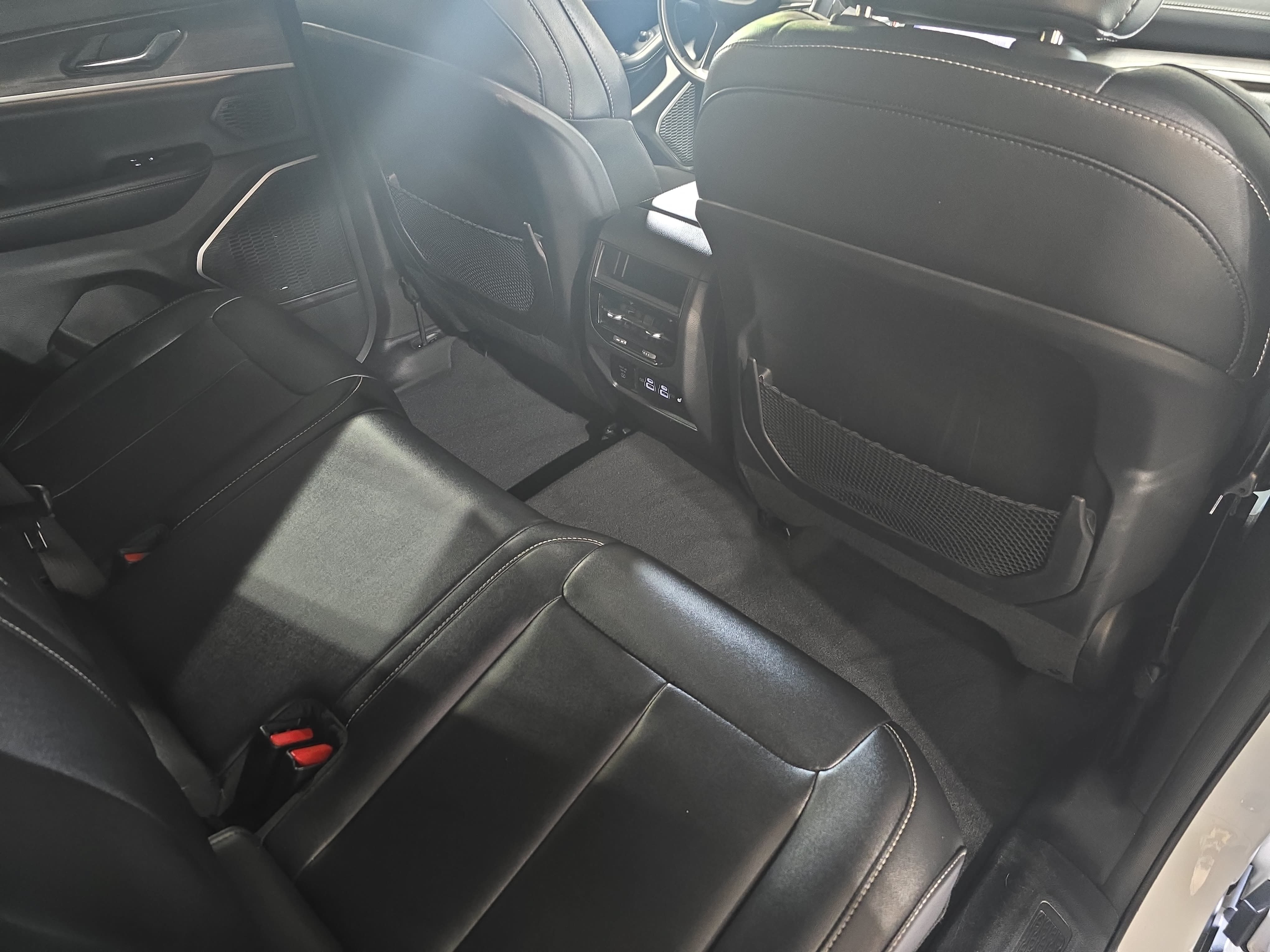 Used 2024 Jeep Grand Cherokee Limited 4xe AWD/4WD image 11